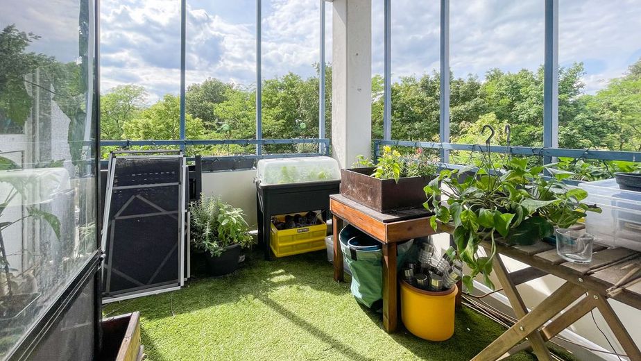 Mainz-Finthen: Gemütliche 2-ZKB-Wohnung; tolles Raumgefühl; 70m²; Wohlfühl-Loggia! – Schöne Loggia