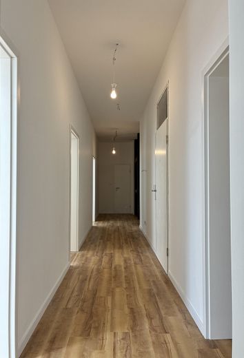 Hochwertige Fünfer-WG, Familienwohnung oder Praxis: Erstbezug nach Kernsanierung in der Innenstadt – Flur 