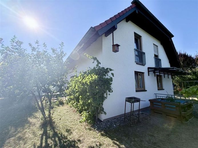 Neuwertiges Massiv-EFH mit Keller, Bj 1999, in begehrter LAGE- Scheuerfeld, vermietet – Foto 1