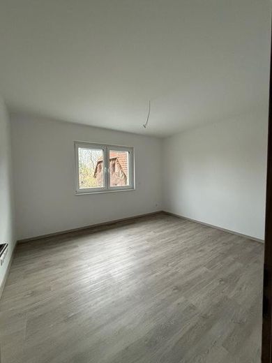 Appartamento di 3 locali, nuova costruzione, balcone, riscaldamento a pavimento, impianto di ventilazione, WE3 – Schlafzimmer 1