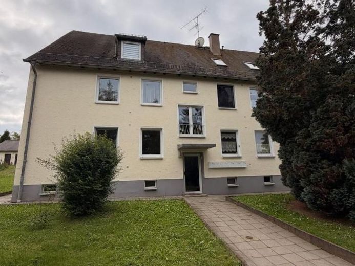 Objekt-Nr.: 5326 - Paketangebot! 7 Wohnungen (7 von 12 WE) mit Wanne in Wohnanlage in Pöhl OT Christgrün – Foto 1
