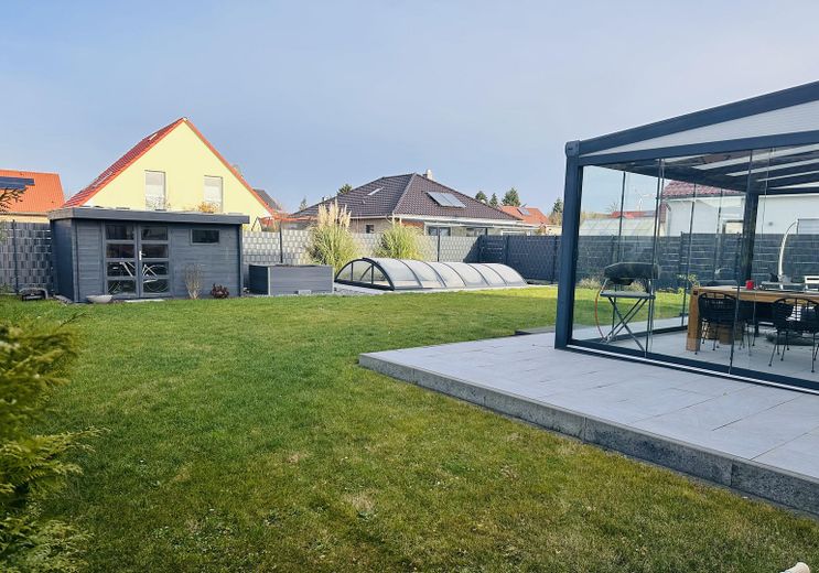 Exklusiv wohnen – moderne Stadtvilla mit Pool und Stil – Foto 22