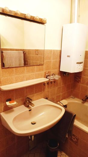 sonnige Wohnung mit Weitblick – Waschbecken Gastherme
