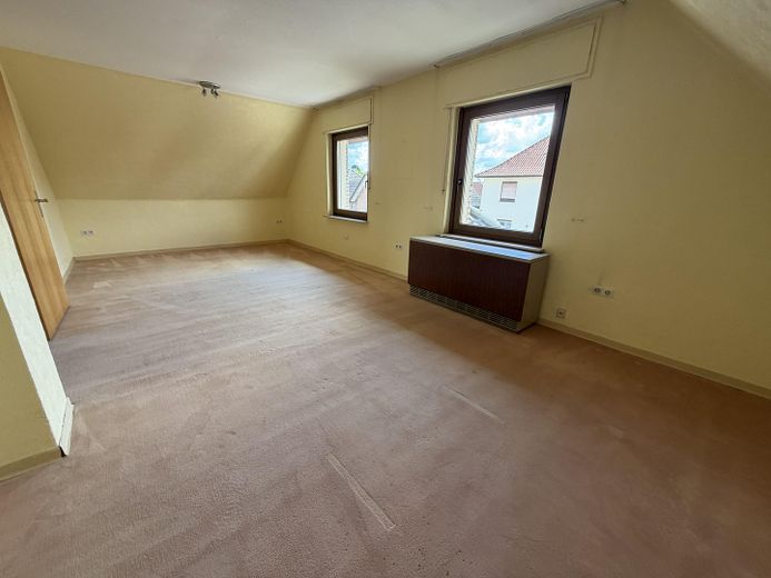 Löhne-Mennighüffen’de büyük bahçeli tek- veya iki ailelik ev – Schlafzimmer 2 OG