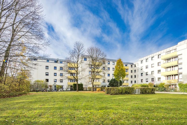 Bezugsfreie 2-Zi.-Gartenwohnung in München Bogenhausen – Erstbezug nach Renovierung – Außenansicht / Außenanlage