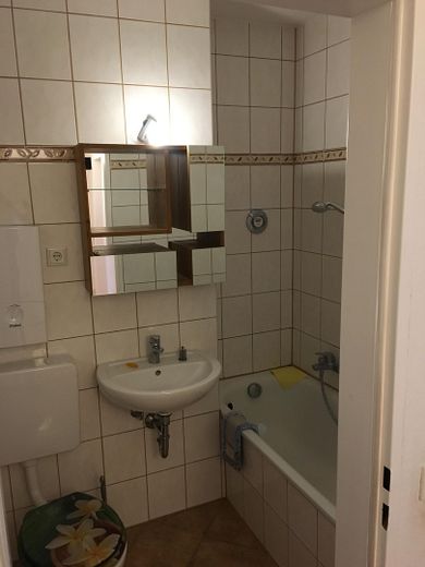 Schöne 3 Zimmerwohnung in Ratingen-Homberg – Badezimmer 2