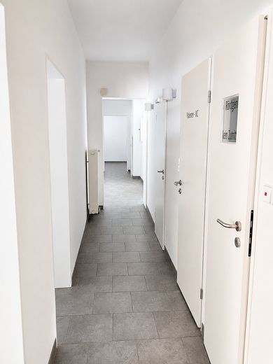 Gewerbeeinheit 112qm mit Garage im Bonner Zentrum - erste Rheinlage – Flur