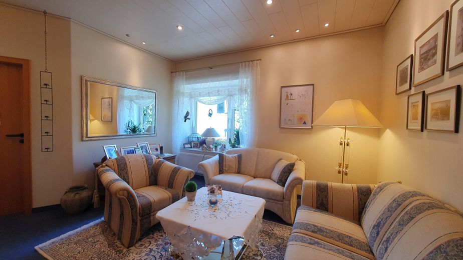 Detached house with granny apartment, pool and large garden in Remscheid Süd – Haupthaus Wohnzimmer B 1