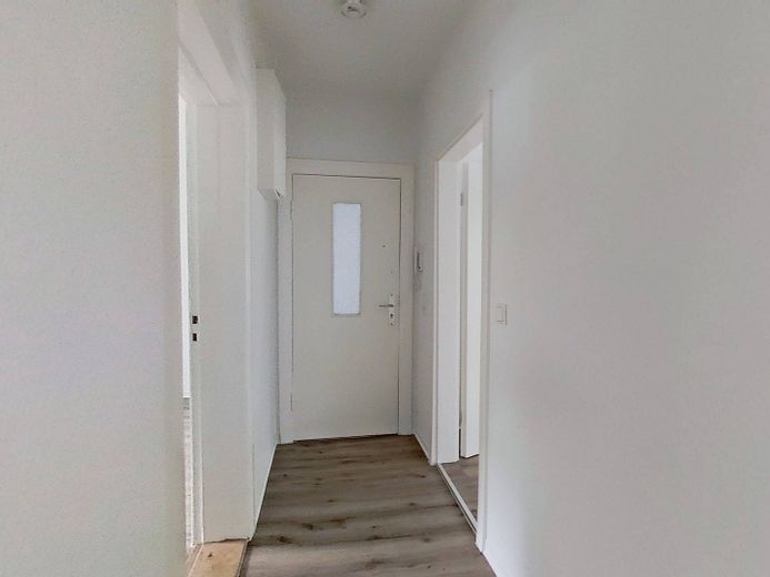 Draußen bläst der Herbstwind, bei uns schmelzen die Kosten - 1 NKM FREI: Schöne 3-Zimmer-Wohnung in fußläufiger Altstadtnähe – Flur