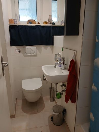 Ruhige Erdgeschosswohnung mit einmaligem Garten in zentraler Lage in der Unterwiehre – Foto 1