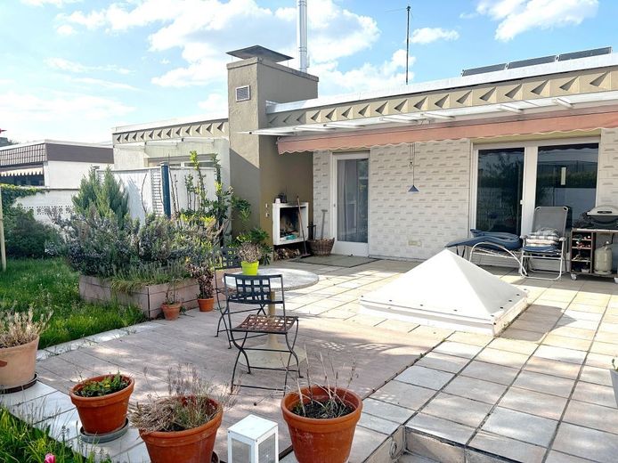 **RESERVIERT** Architektenbungalow + Einliegerwohnung + separate Büroeinheit in Feldrandlage von DA-Arheilgen – Sonnenterrasse