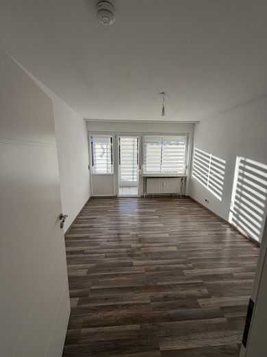 2-pokojowe mieszkanie przy granicy miasta Fürth/Nürnberg – Schlafzimmer