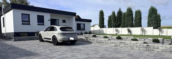 LUXUS:Sanierter Bungalow in Massivbauweise mit Schwimmhalle, Damwildgehege & sehr großen Grundstück!