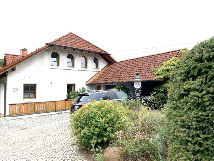 vordere Hausansicht