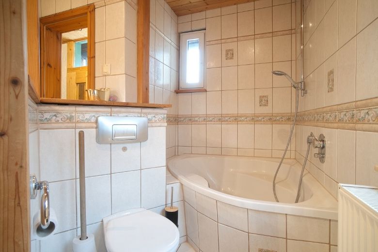 Charming semi-detached house with homely furnishings, garden and use of a parking space – 3dcaed714ff5cd57691d017c2401624b5c04eb80.jpg