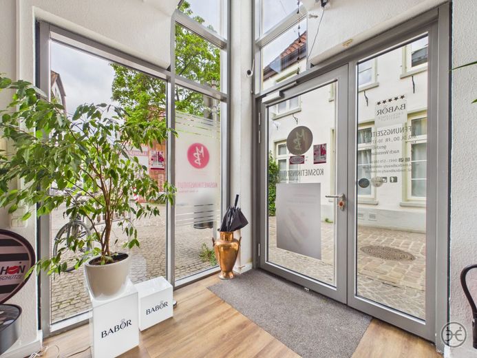Gewerbefläche in bester Lage // Für Verkauf, Beauty &amp; Büro // City // Oldenburg – Eden-Ehbrecht-Immobilien_Vermietung_Gewerbe_Laden-Büro003