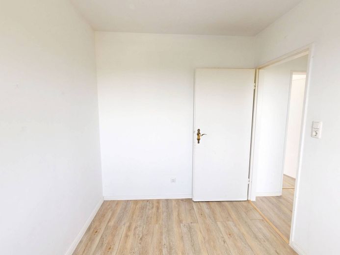 Helder&ruim: 3-kam.-app. met BALKON en inbouwkeuken – Ansicht II: Schlafzimmer II