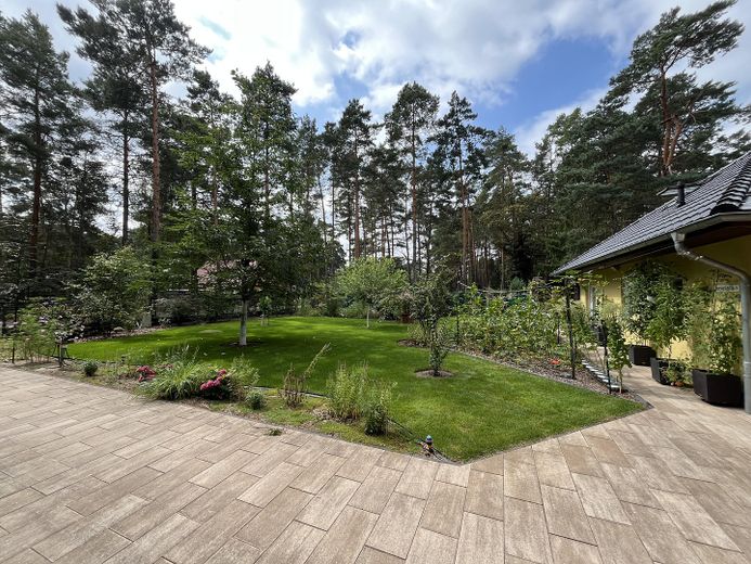 Garten vor dem Haus