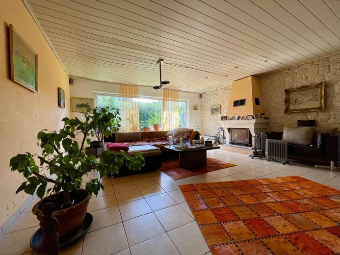 Fröndenberg-Frömern: Freistehender Bungalow mit Garage in familienfreundlicher Lage! – Wohnbereich