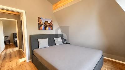 MODERNE ELEGANZ AUF RUHE TRIFFT – 1788344361_32ff04e.jpg
