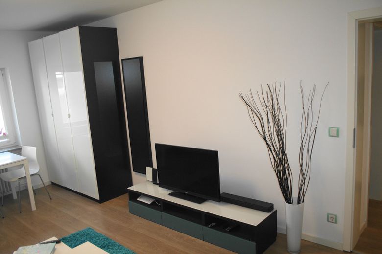 Ruhiges modern, möbliertes Appartement nähe Ostbahnhof – Viel Platz im Schrank