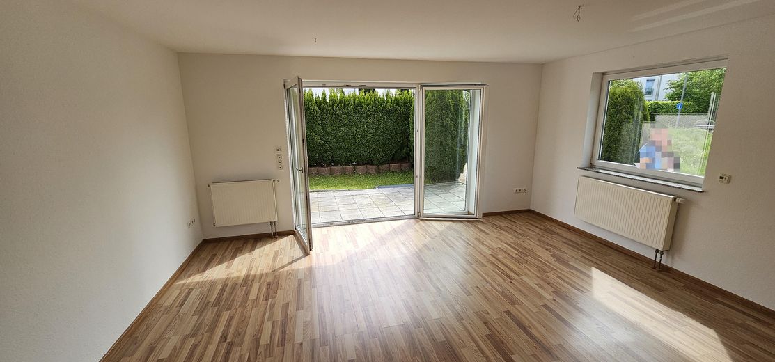 Room for Everyone - Platz für ALLE – Living room access to terrasse