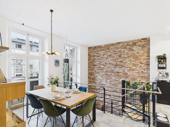 Küche - / Essbereich (1.OG)