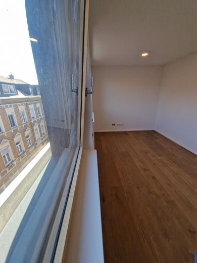 Pierwszy wynajem po remoncie generalnym - luksusowe 3-pokojowe mieszkanie w centralnej lokalizacji Trewiru – Schlafzimmer 1