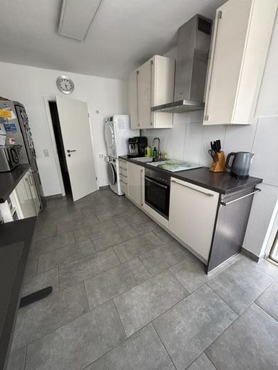 Helle 3-Zimmer Wohnung 79m² mit Balkon, optional Garage | gute Anbindung nach DUS, Neuss, MG – Küche