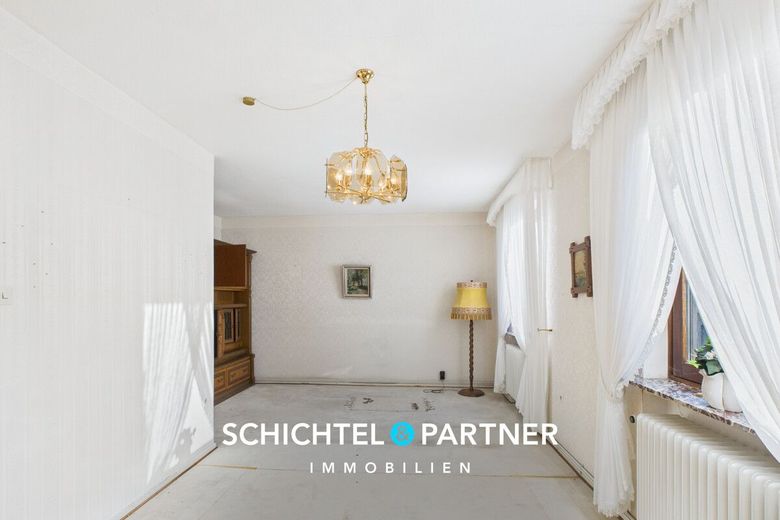 Ohlenhof | Geräumiges Dreiparteienhaus mit großem Grundstück und Gewerbe – S&amp;P | Wohnzimmer
