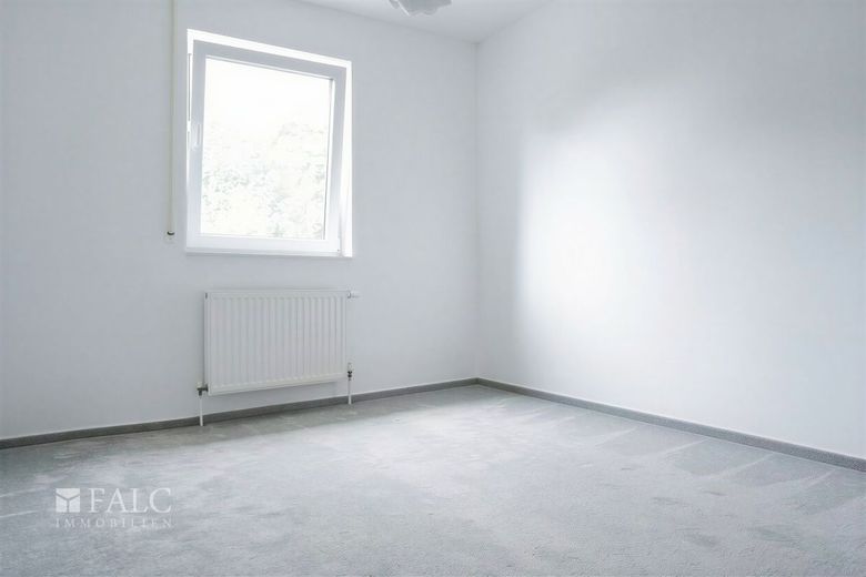 Hochwertige Bauqualität und zeitgemäße Ausstattung vereint – Schlafzimmer