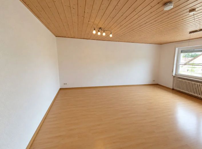 Su nuevo hogar - apartamento de 3 habitaciones en Illingen – Wohnzimmer
