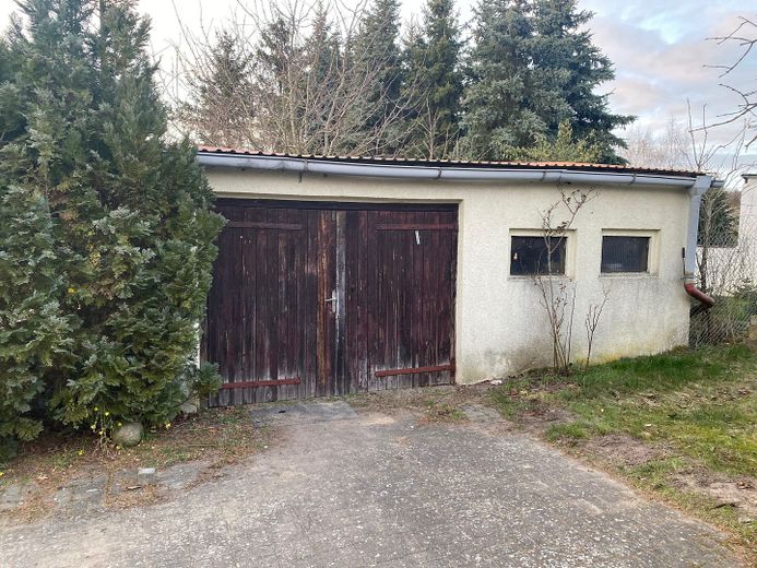 Einfamilienhaus mit Garage, 2000m² Grundstück, Stall, Werkstatt – Werkstatt / 2. Garage