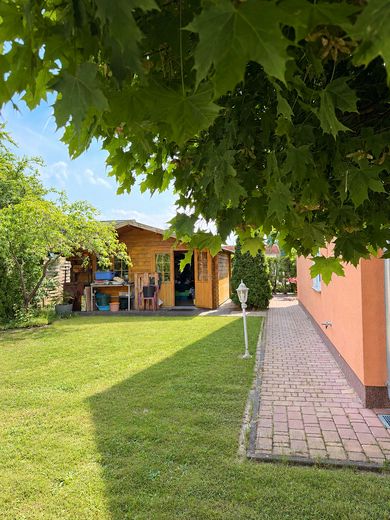 Viel Platz für Familie, Garten & Leben – freistehendes Architektenhaus in Oranienburg – Garten