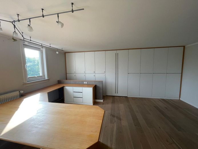Frisch renoviert ! 885m² Elegante & Attraktive provisionsfreie Gewerbefläche in Winsen (Luhe) – Büroräume Verwaltung 1. OG
