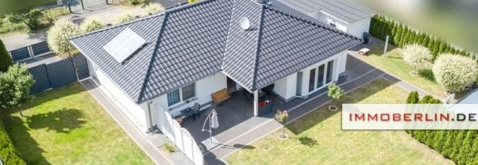 IMMOBERLIN.DE - Attraktiver Bungalow mit Sonnengarten & Garage