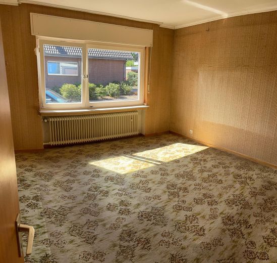 Bungalow mit großer Doppelgarage in ruhiger, zentraler Lage auf tollem Grundstück – Elternschlafzimmer