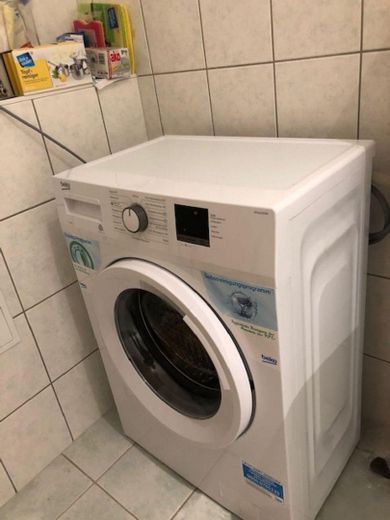Waschmaschine im Bad