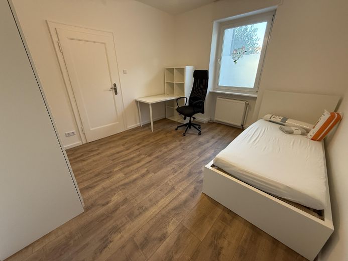 Bell'appartamento condiviso appena ristrutturato a Darmstadt-Mitte, con canone tutto incluso di 675€ per camera – WG-Zimmer 2