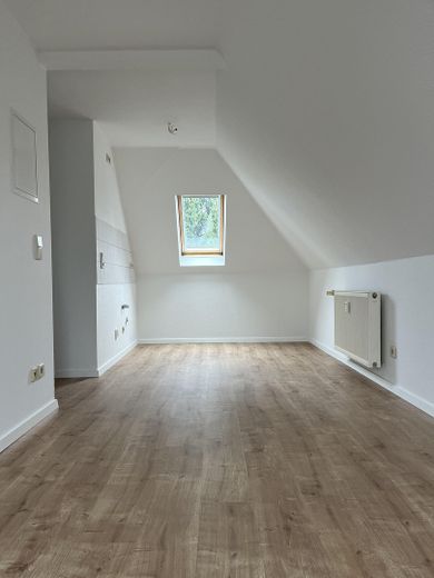 helle kleine 2-Raumwohnung in Chemnitz im Dachgeschoss – Foto 1