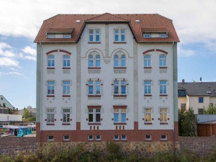 Altbau - 3-Zimmer-Wohnung mit sonniger Terrasse – Foto 1