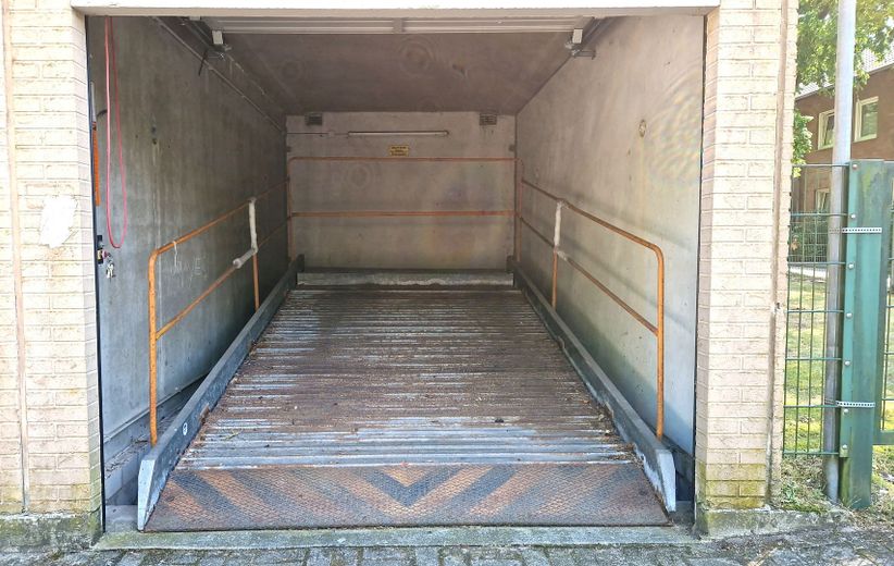 1 Platz in der Doppel-Garage