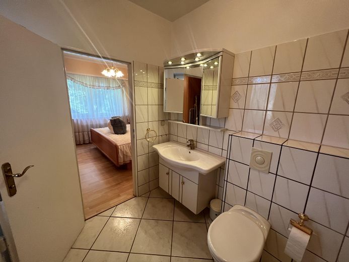 Traumhafte 4 Zimmer Wohnung mit unverbautem Blick – Badezimmer