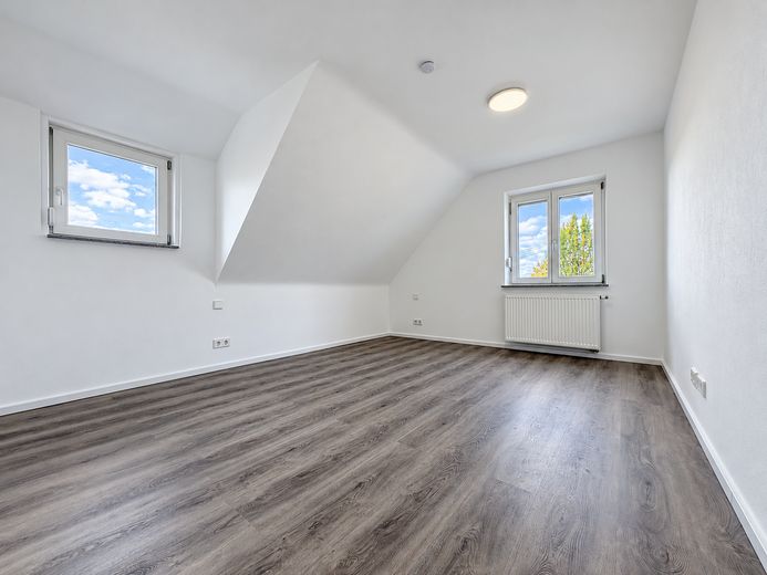 Freistehendes EFH in Toplage von Erbach – frisch renoviert, sonnig & ruhig – Zimmer 3 DG