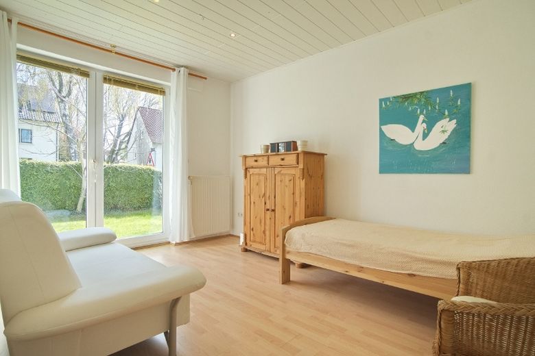 Modern and spacious living space. Completely renovated ground floor apartment with garden and patio in excellent, sought-after residential area, yet still centrally located – 217d0a6e0811d63a789897dafa2502b57b670568.jpg