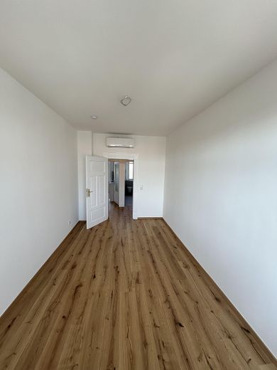 Kernsanierte 4-Zi-Altbauwohnung mit Balkon im Herzen Bambergs – Schlafzimmer 2