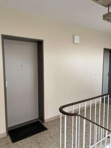 Hamburg Bergstedt’te geniş güneybatı sundurmalı ve yeşil manzaralı 2 odalı daire, 2. kat (son kat) – Fotoğraf 16