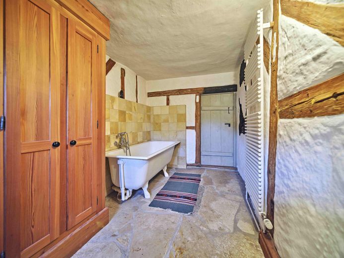 Haus, denkmalgeschützt in Eichstätt, ruhige Lage und doch zentral – Bad 1. OG
