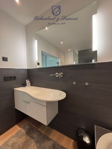 Luxuriös ausgestattete 2-ZKB mit Balkon + EBK  *provisionsfrei* – Design Waschbecken