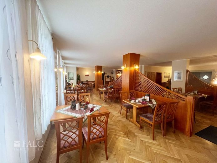 Traditionsreiches Hotelanwesen im Herzen des Thüringer Waldes - modernisiert und vielseitig nutzbar – Restaurant "Flair"